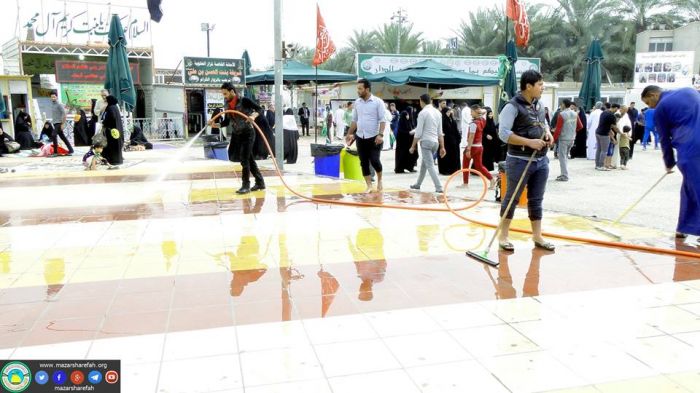 حملة تنظيف واسعة شملت غسل الشوارع المؤدية للحرم المطهر و المحيطه به .