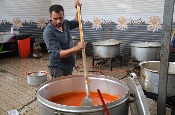 كريم آل محمد الإمام السَّبط الحَسن المجتبى (سلامُ الله تعالى عَليه) يستضيف زائرين أبنته السيدة المظلومة : شريفة (سلامُ الله عليها)