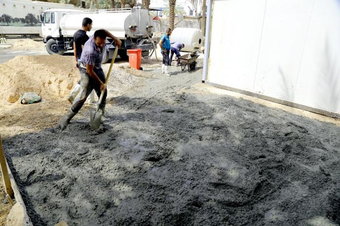 متطوعو من محافظة بابل يواصلون العمل في مرقد العلوية شريفة بنت الحسن (ع)