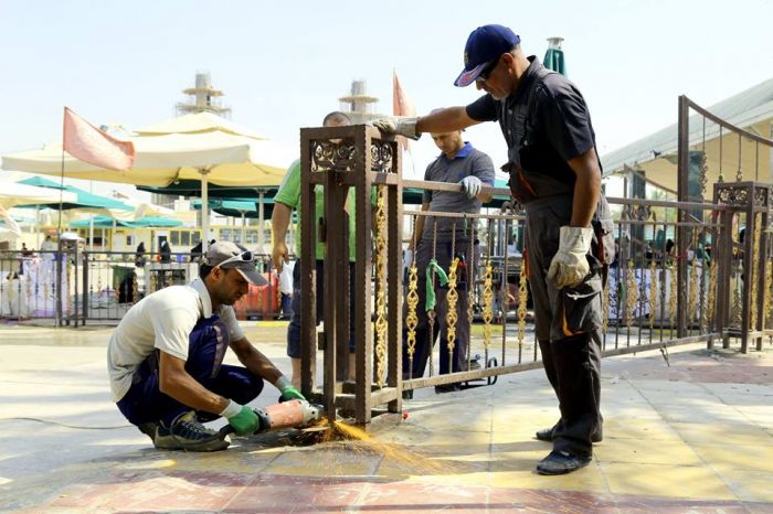 جانب من أعمال شعبة الصيانة في مزار العلوية شريفة بنت الإمام الحسن المجتبى(عليهما السلام)،