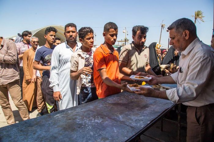 تستمر الأمانة الخاصة للمرقد الشريف بأستقبال المواكب الحسينية المباركة .