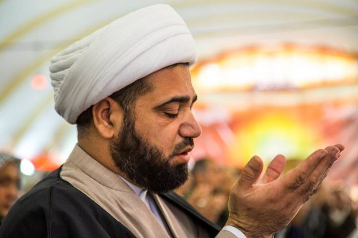 صلاة الجماعة العِبادية في مزار العلوية شريفة بنت الإمامُ الحَسن المُجتبى (عليهما السلام ) بإمامة سماحة الشيخ رؤوف الفتلاويَّ