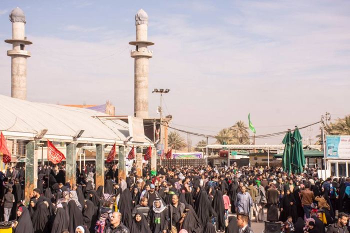 حركة الزائرين في مزار العلوية شريفة بنت الامام الحسن المجتبى (ع)