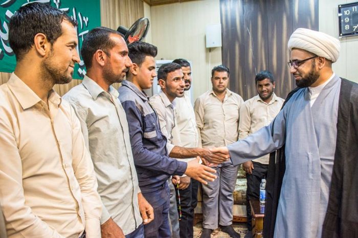 الأمينُ الخاص لمَرقد العَلويَّة شَريفة بنت الإمامُ الحَسن المجتبى(عليهما السلام) يستقبل منتسبي الوجبة الصباحية .