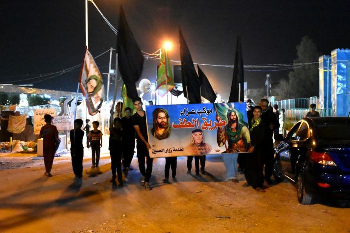 الامانة الخاصة تستقبل المواكب الحسينية المعزية .