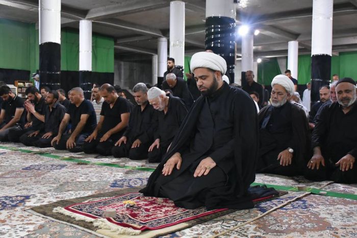 صلاة الجماعة المباركة بإمامة سماحة الشيخ رؤوف الفتلاوي (دام ظلهُ) في مرقد العلوية الشريفة بنت الحسن (ع) .