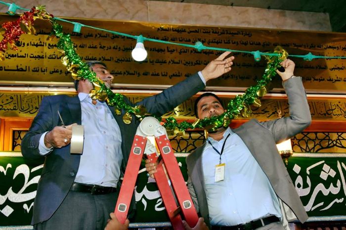 تزين سرداب السيدة نرجس خاتون في المرقد الطاهر تزامنا مع مولد سيد الكائنا
