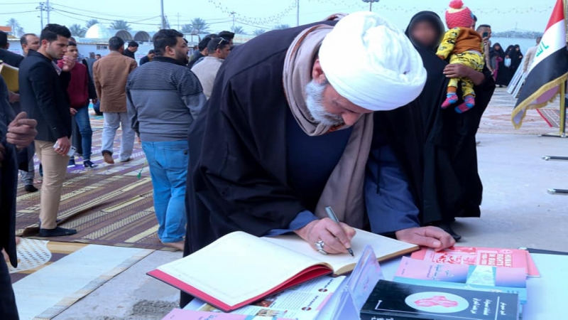 معرضًا فوتوغرافيًا لمؤسسة الشهداء في رحاب مرقد شهيدة ركب السبايا