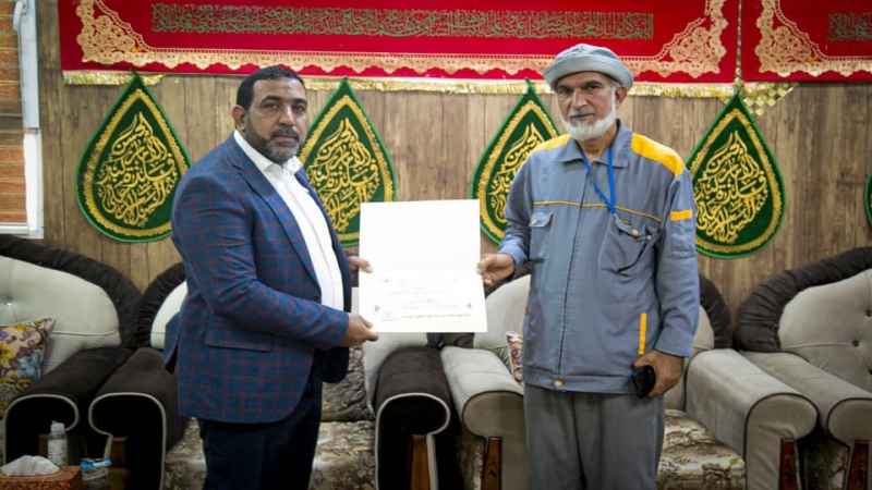 أنه شَرَف الْخِدْمَة عِنْد مَرْقَد كَهْف اللَّائِذِين