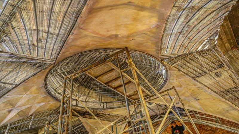 قباب ترى النور في الحرم المطهر