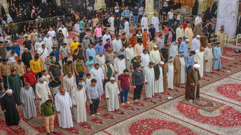 أقيمت صلاة الجماعة العبادية في رواق الامام الحسن المجتبى (ع)