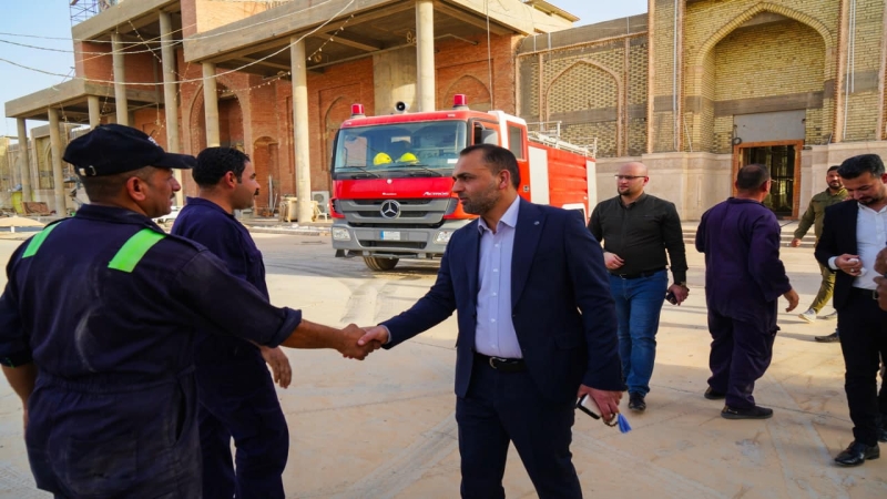 المباشر بأعمال تنظيف القبة المطهرة لطبيبة المعلولين