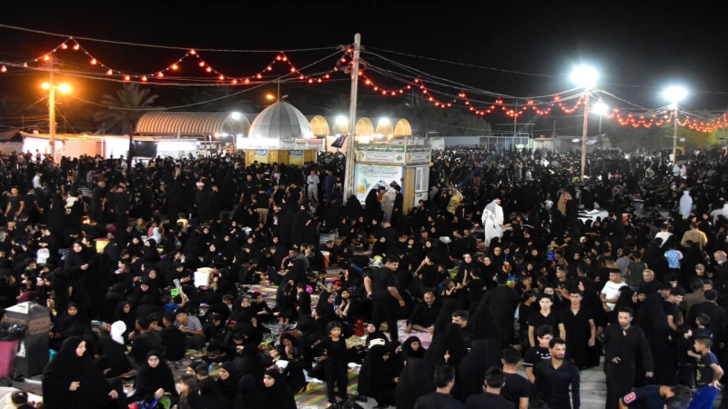 جموع من المعزين يعزون شهيدة الركب الحسيني العلوية الشريفة بنت الامام الحسن المجتبى (عليهما السلام) بمصابهم الجلل