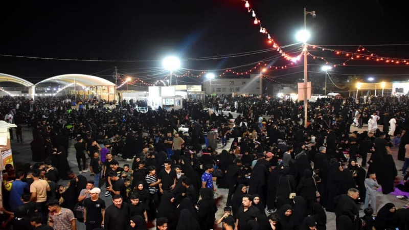 جموع من المعزين يعزون شهيدة الركب الحسيني العلوية الشريفة بنت الامام الحسن المجتبى (عليهما السلام) بمصابهم الجلل اعظم الله اجورنا واجوركم بشهادة سيد