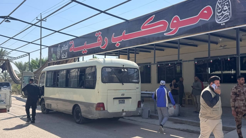 شعبة الآليات في مزار العلوية الشريفة عليها السلام تواصل تعاونها ومشاركتها في إغاثة ضيوف العراق