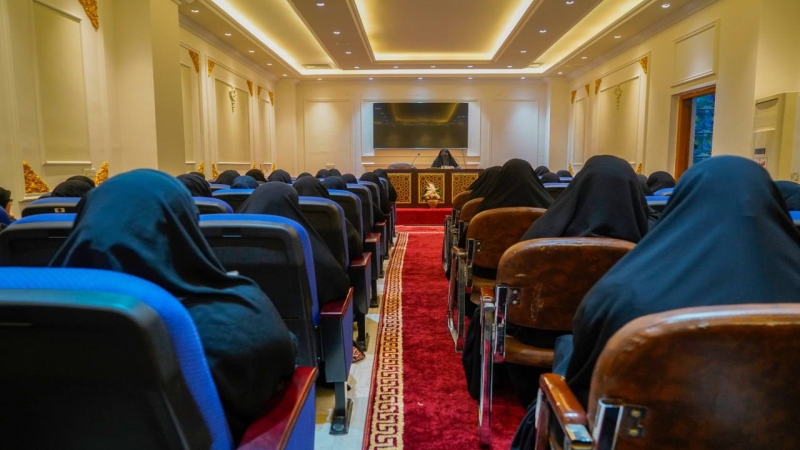 ندوة حوارية تثقيفية تحت عنوان( فاطمة روح القرآن )