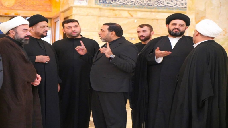 وفد من الحوزة العلمية في النجف الاشرف يتشرف بزيارة مرقد شهيدة الركب الحسيني