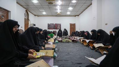 جلسة قرآنية ومجلس عزاء بذكرى استشهاد الإمام الجواد(ع) في رحاب طبيبة المعلولين