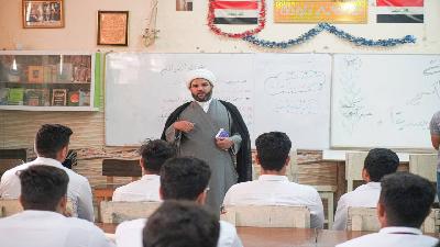 تعليم المسائل الفقهية والعقائدية والأخلاقية ضمن برنامج خاص اعدتهُ الأمانة الخاصة لطلبة المدارس