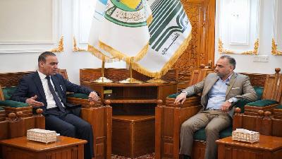 رئاسة مجلس محافظة بابل متمثلةً بالشيخ اسعد المسلماوي رئيس المجلس المحافظة واعضاء المجلس  في رحاب العلوية الشريفة فاطمة بنت الامام الحسن المجتبى (ع)