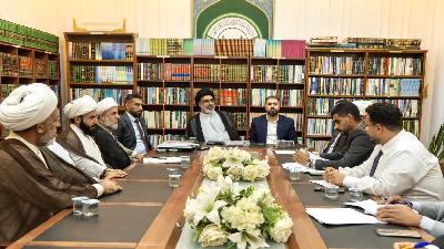 عضو مجلس إدارة الأمانة العامة للمزارات الشيعية الشريفة يزور مرقد العلوية الشريفة بنت الإمام الحسن المجتبى (ع)