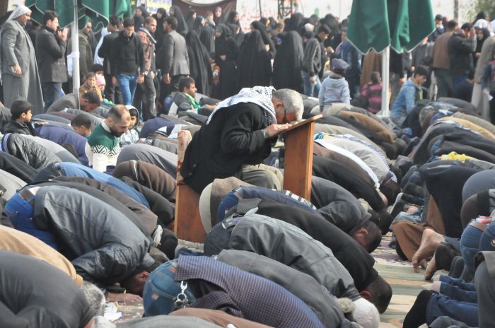 صلاة الجمعة بإمامة سماحة الأمين الخاص لمزار العلوية شريفة بنت الامام الحسن المجتبى (عليهما السلام) الشيخ رؤف الفتلاوي