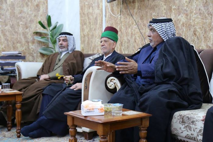 وفد عشائري من محافظة كربلاء يزور مرقد العلوية شريفة بنت الامام الحسن (ع).