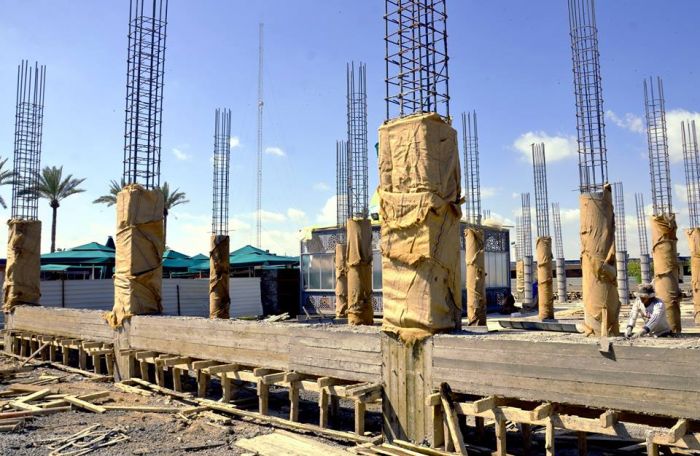تستمر شركة وهج الرعد العراقيه بأعمالها حيث باشرت صباح اليوم برفع القالب الحديدي والخشبي