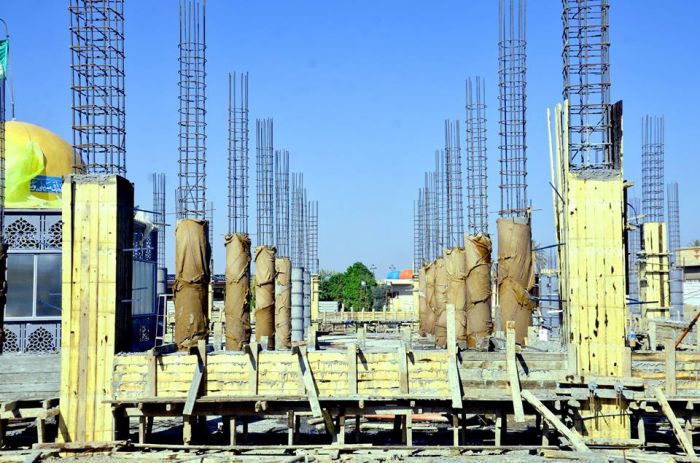 تستمر شركة وهج الرعد العراقيه بأعمالها حيث باشرت صباح اليوم برفع القالب الحديدي والخشبي