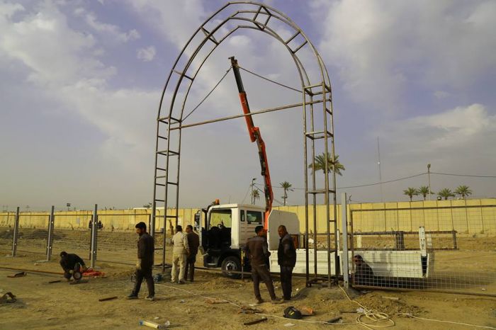 جانب من اعمال شعبة الصيانه في مرقد العلوية شريفة بنت الامام الحسن المجتبى (عليهما السلام).