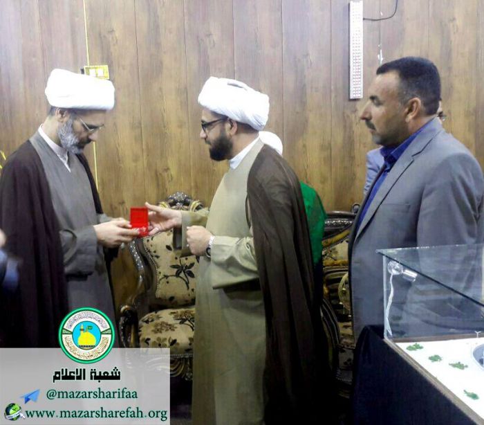 زارَ وفدٌ مِن الأمانة الخاصة لمزار العَلويَّة الطاهرة شَريفة بنت الإمامُ الحَسن المُجتبى (عليهما السلام) الأمين العام للمزارات الشيعية الشريفة سَماحَة