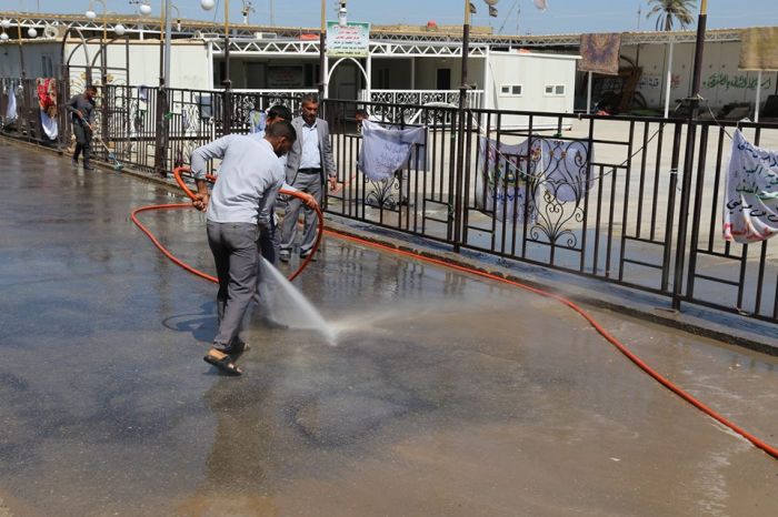 حملة تنظيف واسعة شملت المسقفات الخارجية والشوارع المحيطة بالمرقد المطهر