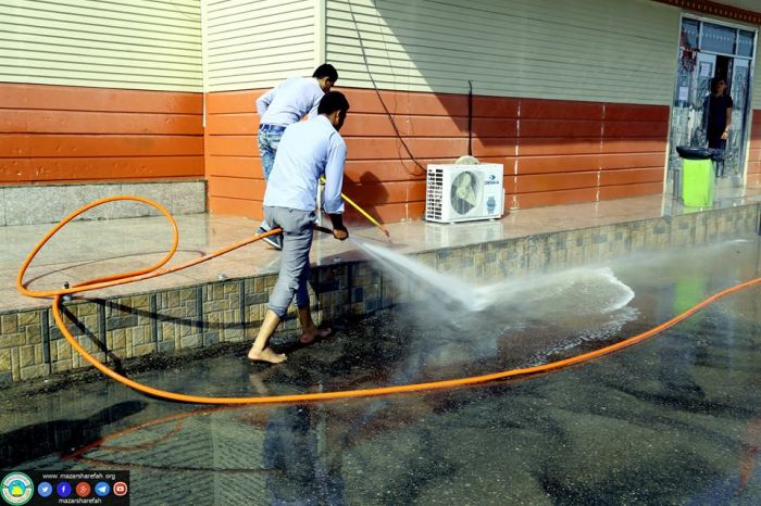 باشرت الكوادر الخارجية بغسل الشوارع المؤدية للحرم المطهر لمزار العلوية الطاهرة شريفة بنت الإمام الحسن المجتبى (سلام الله عليهما )