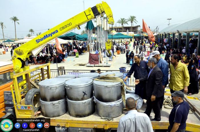 في حَضرت السَيَّدة العَلويَّة شريفة بنت الحسن المجتبى(عليهما السلام) تتسابق القلوب والعقول في خدمتها