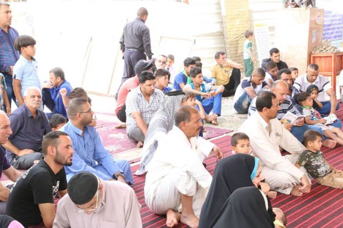 قد تُوِّجَ العباسُ عرشاً صَاعداً .... فوقَ النجومِ متَوَّجٌ وموسَّمُ