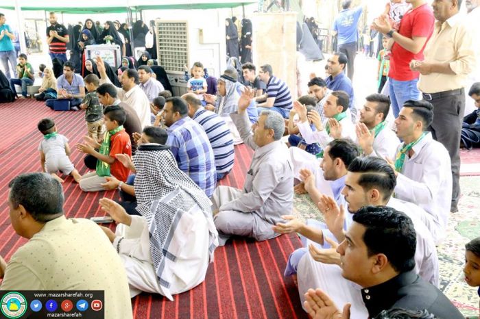 قد تُوِّجَ العباسُ عرشاً صَاعداً .... فوقَ النجومِ متَوَّجٌ وموسَّمُ