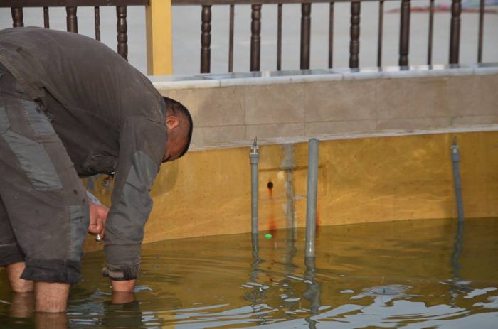 جانب من أعمال شعبة الصيانة في مزار العلوية شريفة بنت الإمام الحسن المجتبى(عليهما السلام)،