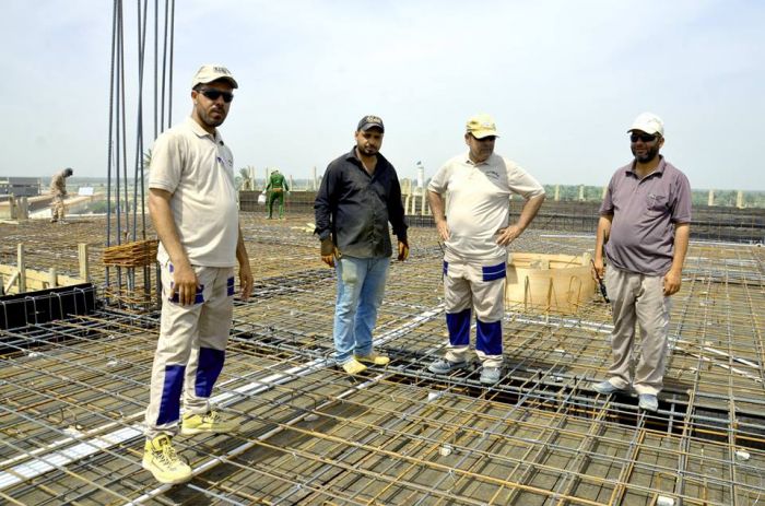 تسليح سقف الحرم المطهر المرحلة الأخيرة للمقطع (A ) تمهيداً لصبه .