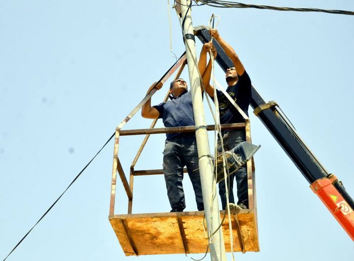 جانب من أعمال شعبة الصيانة في مزار العلوية شريفة بنت الإمام الحسن المجتبى(عليهما السلام).