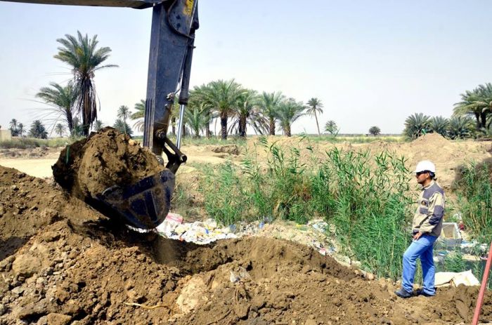 جانب من أعمال الشعبة الهندسية التابعة لمزار العلوية شريفة بنت الأمام الحسن المجتبى (عليهما السلام).