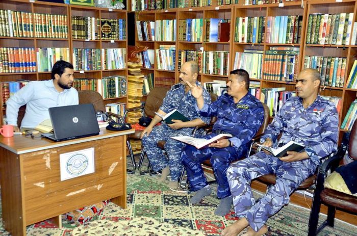 يَّستمر مَركز علوم القرآن الكريم في مَزار العلويّة الطاهرة شريفة بنت الإمام الحَسن المجتبى (عليهما السلام) بإقامة الحلقة الثالثة عشر.