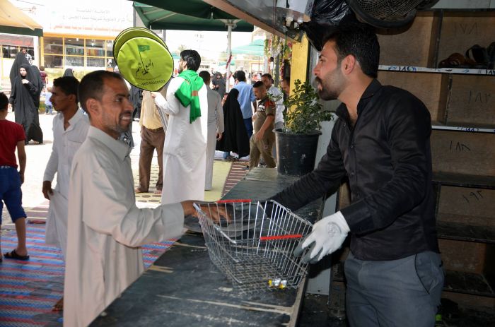 خدامٌ كرام يتفانون في تقديم أفضل الخدمات للزائرين الكرام صباحاً ومساءاً عند حضرة طبيبة المعلولين وقاضية حاجات الطالبين سيدتنا ومولاتنا العلوية الطاهرة