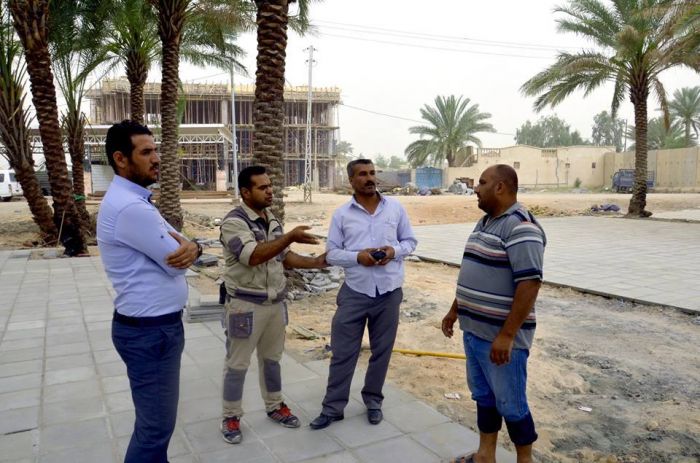تطبيق أرضية صحن السيدة أم البنين (عليها السلام) الجديد ، وتأتي هذه الأعمال ضمن مشروع التوسعة المباركة للمزار الشريف