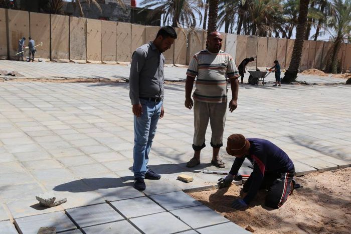 تطبيق أرضية صحن السيدة أم البنين (عليها السلام) الجديد ، وتأتي هذه الأعمال ضمن مشروع التوسعة المباركة للمزار الشريف