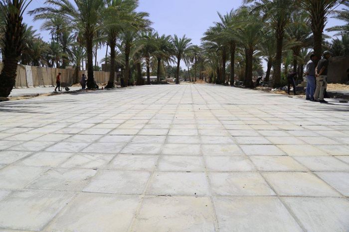 تطبيق أرضية صحن السيدة أم البنين (عليها السلام) الجديد ، وتأتي هذه الأعمال ضمن مشروع التوسعة المباركة للمزار الشريف