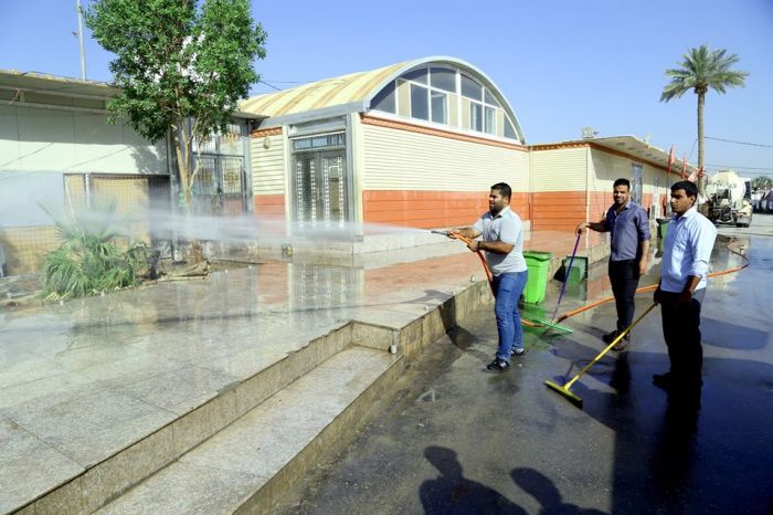 باشرت الكَوادر العَامة في مَزار العَلويَّة الطاهرة شريفة بنت الإمام الحَسن المُجتبى (سلام الله عليهما )بحَملة تنَظيف واسعة شَملت غَسل الشَوارع المؤدية