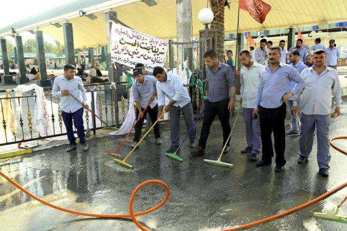 باشرت الكَوادر العَامة في مَزار العَلويَّة الطاهرة شريفة بنت الإمام الحَسن المُجتبى (سلام الله عليهما )بحَملة تنَظيف واسعة شَملت غَسل الشَوارع المؤدية