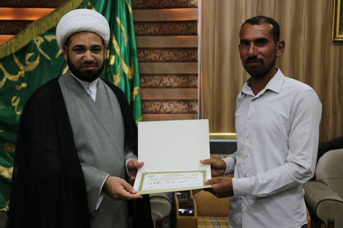 استشعاراً بالخدمة الكبيرة والعطاء المتواصل من قبل منتسبي المزار تم تكريمهم بكتب شكر وتقدير من قبل الامانة الخاصة لمرقد العلوية شريفة بنت الامام الحسن