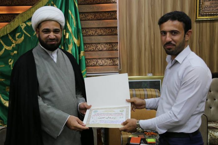 استشعاراً بالخدمة الكبيرة والعطاء المتواصل من قبل منتسبي المزار تم تكريمهم بكتب شكر وتقدير من قبل الامانة الخاصة لمرقد العلوية شريفة بنت الامام الحسن