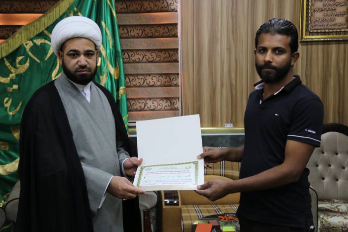 استشعاراً بالخدمة الكبيرة والعطاء المتواصل من قبل منتسبي المزار تم تكريمهم بكتب شكر وتقدير من قبل الامانة الخاصة لمرقد العلوية شريفة بنت الامام الحسن